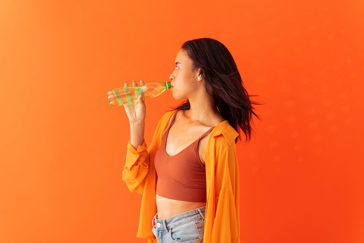 Quel est le rôle de l'hydratation dans le maintien de la santé intestinale ?